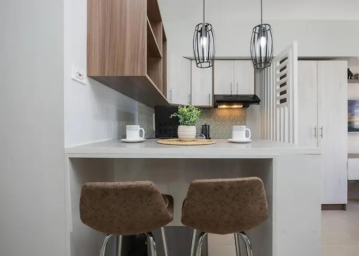 Furnished In Avida Towers Riala, It Park With Pool View, Wifi, Netflix And