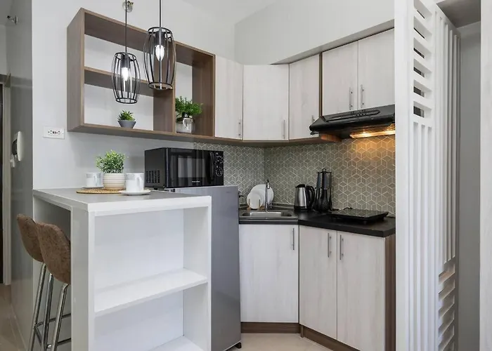 Furnished In Avida Towers Riala, It Park With Pool View, Wifi, Netflix And Apartment Cebu