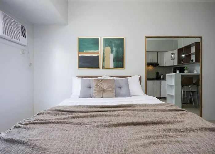 Furnished In Avida Towers Riala, It Park With Pool View, Wifi, Netflix And Apartment Cebu