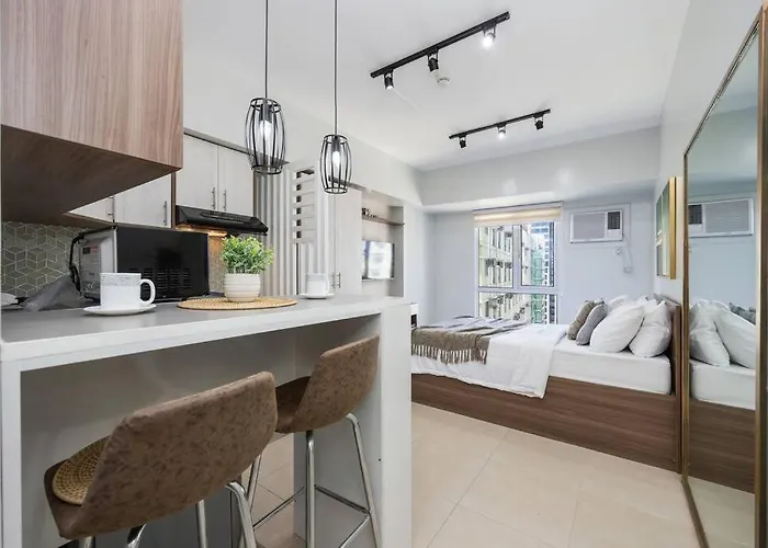 Apartment Furnished In Avida Towers Riala, It Park With Pool View, Wifi, Netflix And